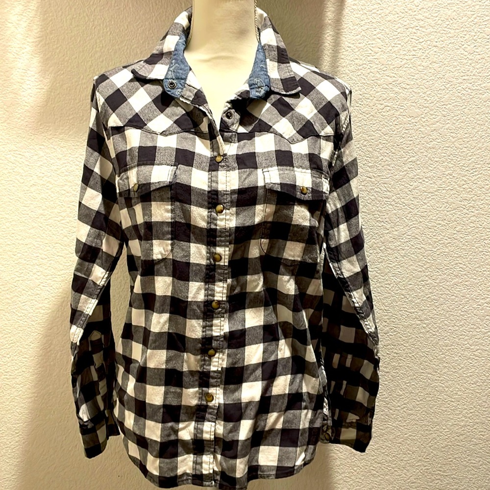 Jachs Girlfriend Buffalo check snap button shirt. Roll cuff or wear long sleeve
